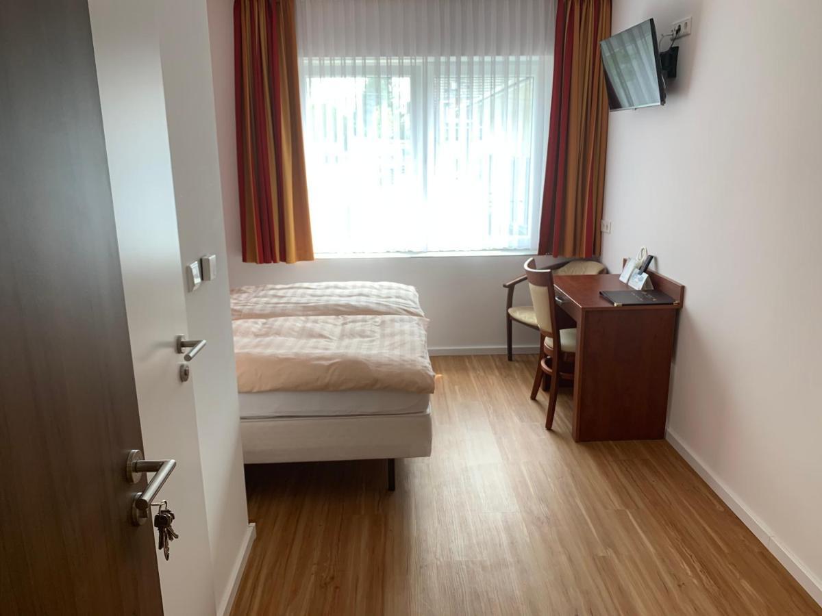 Hotel Restaurant Zur Post Wuppertal Kültér fotó