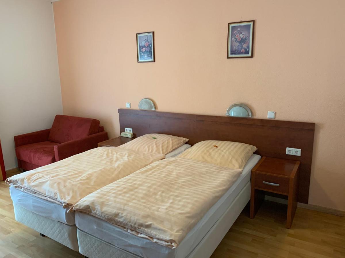 Hotel Restaurant Zur Post Wuppertal Kültér fotó