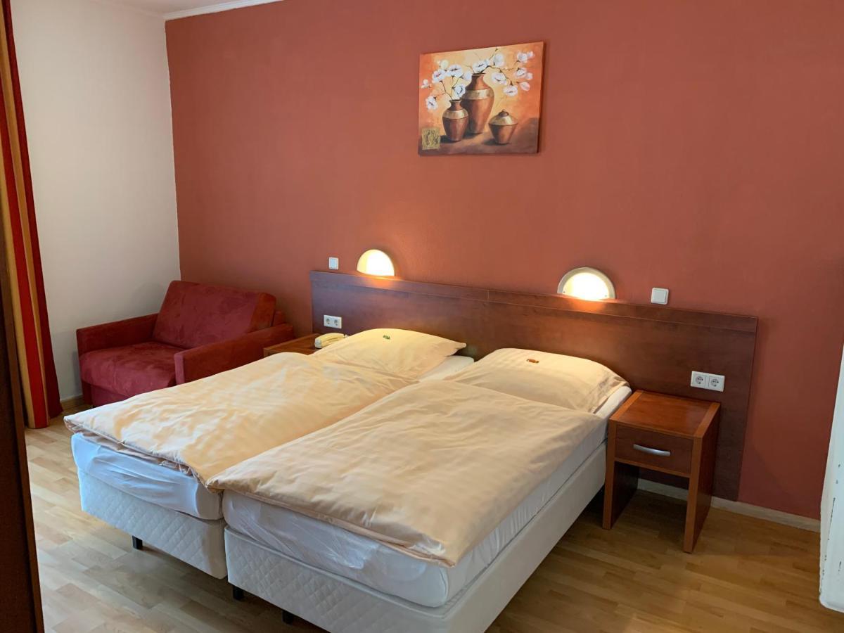 Hotel Restaurant Zur Post Wuppertal Kültér fotó